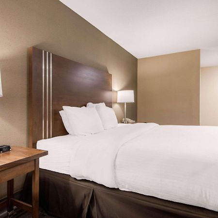 אוריליה Quality Inn & Conference Centre מראה חיצוני תמונה