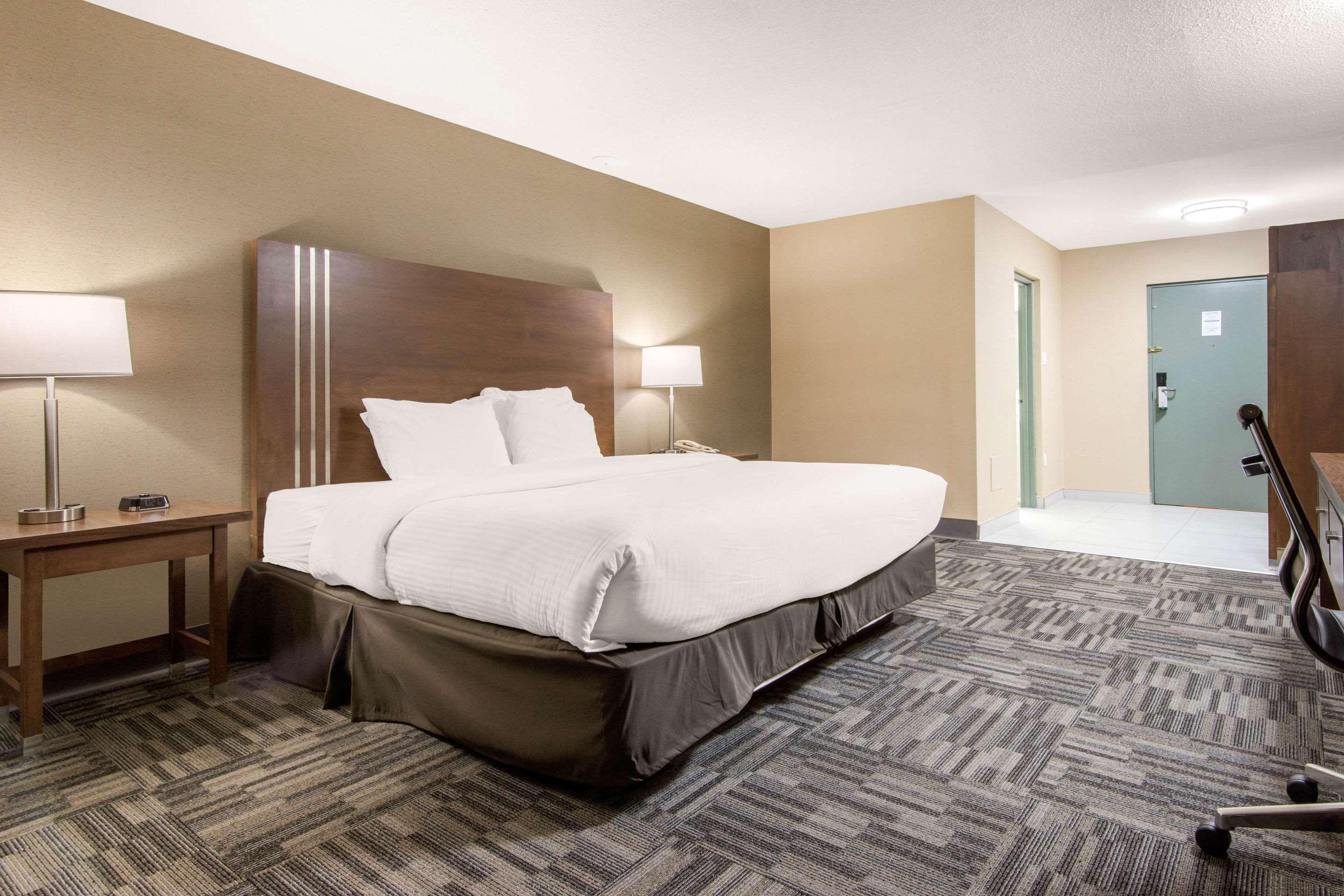 אוריליה Quality Inn & Conference Centre מראה חיצוני תמונה