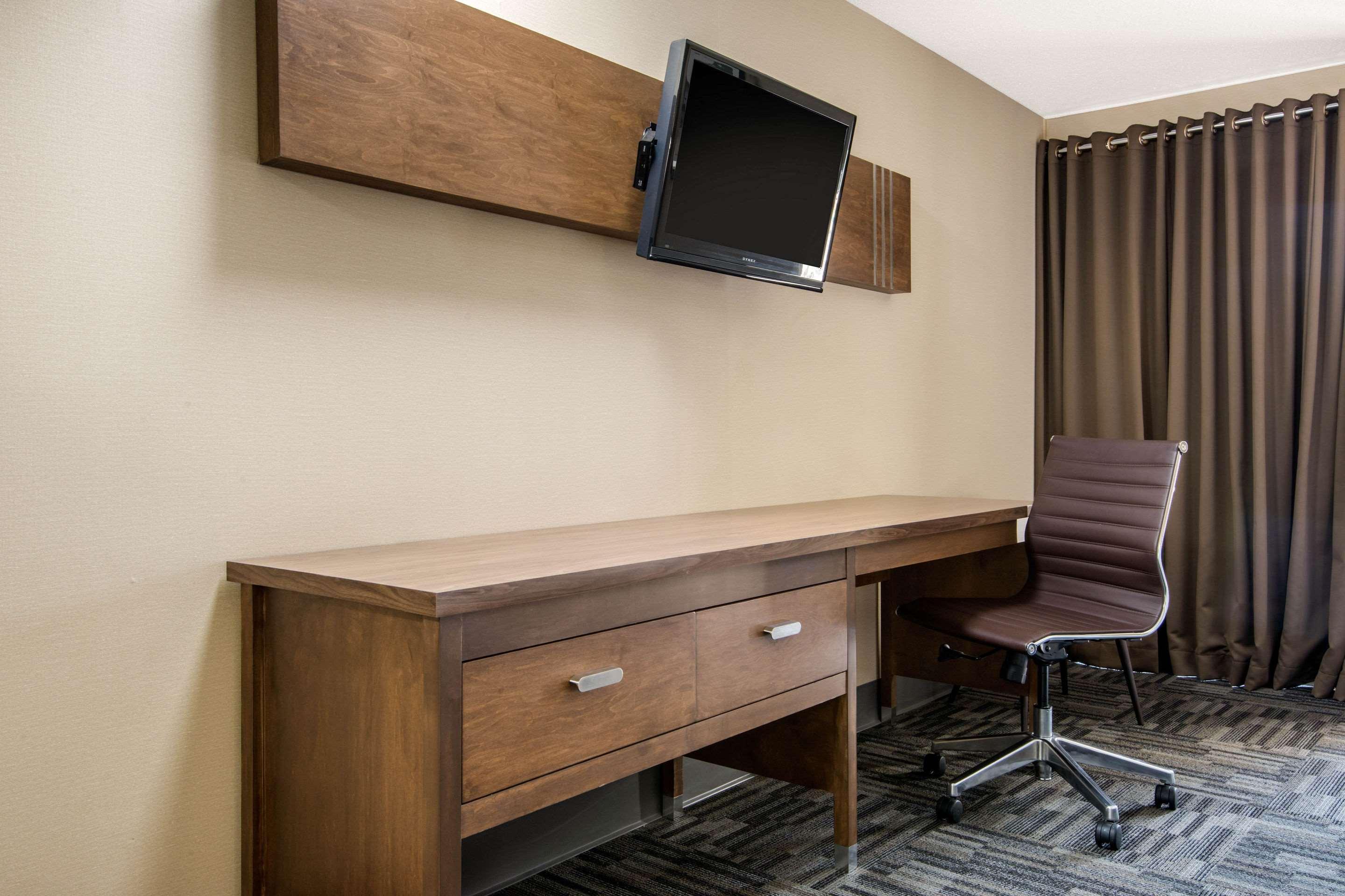 אוריליה Quality Inn & Conference Centre מראה חיצוני תמונה
