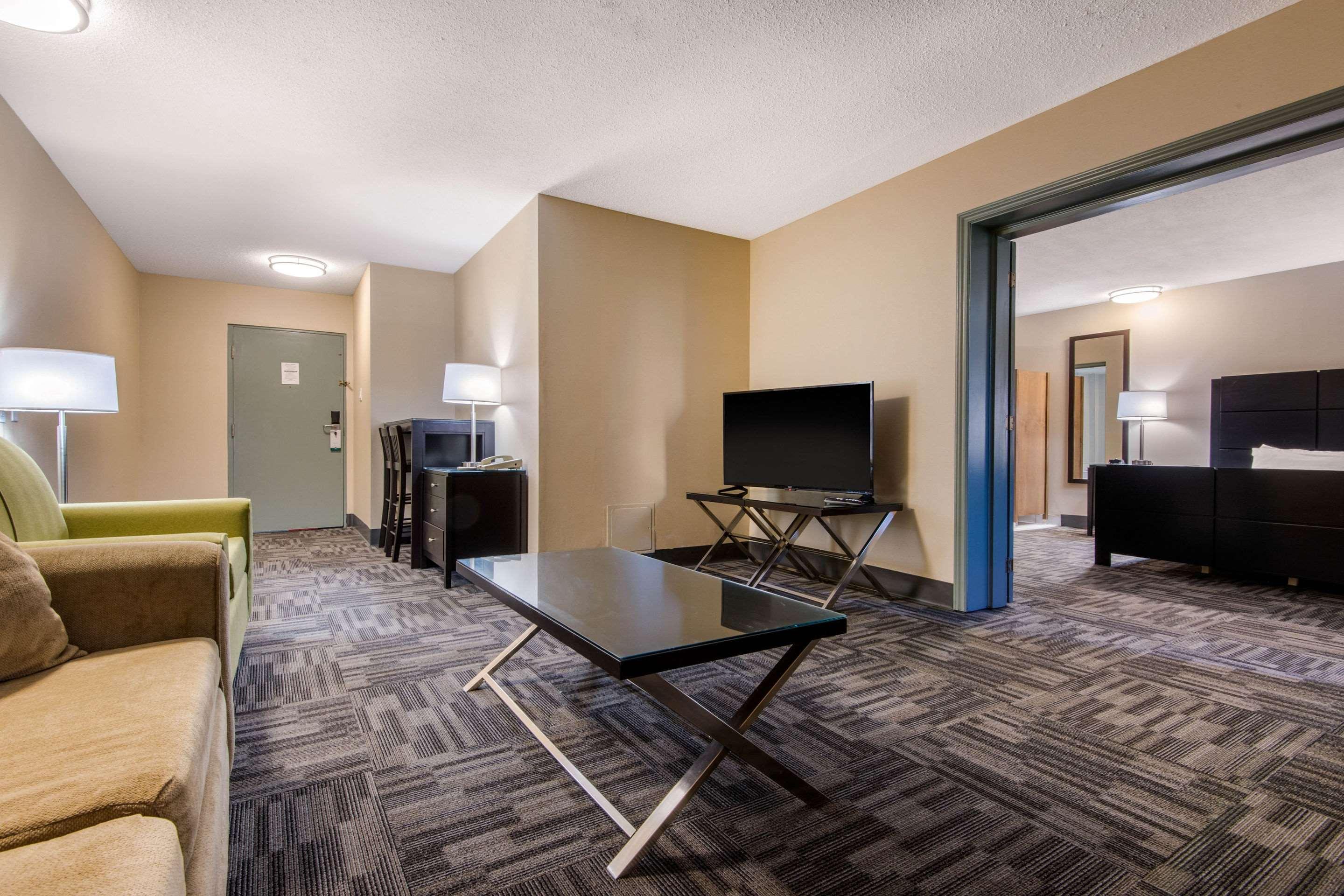 אוריליה Quality Inn & Conference Centre מראה חיצוני תמונה