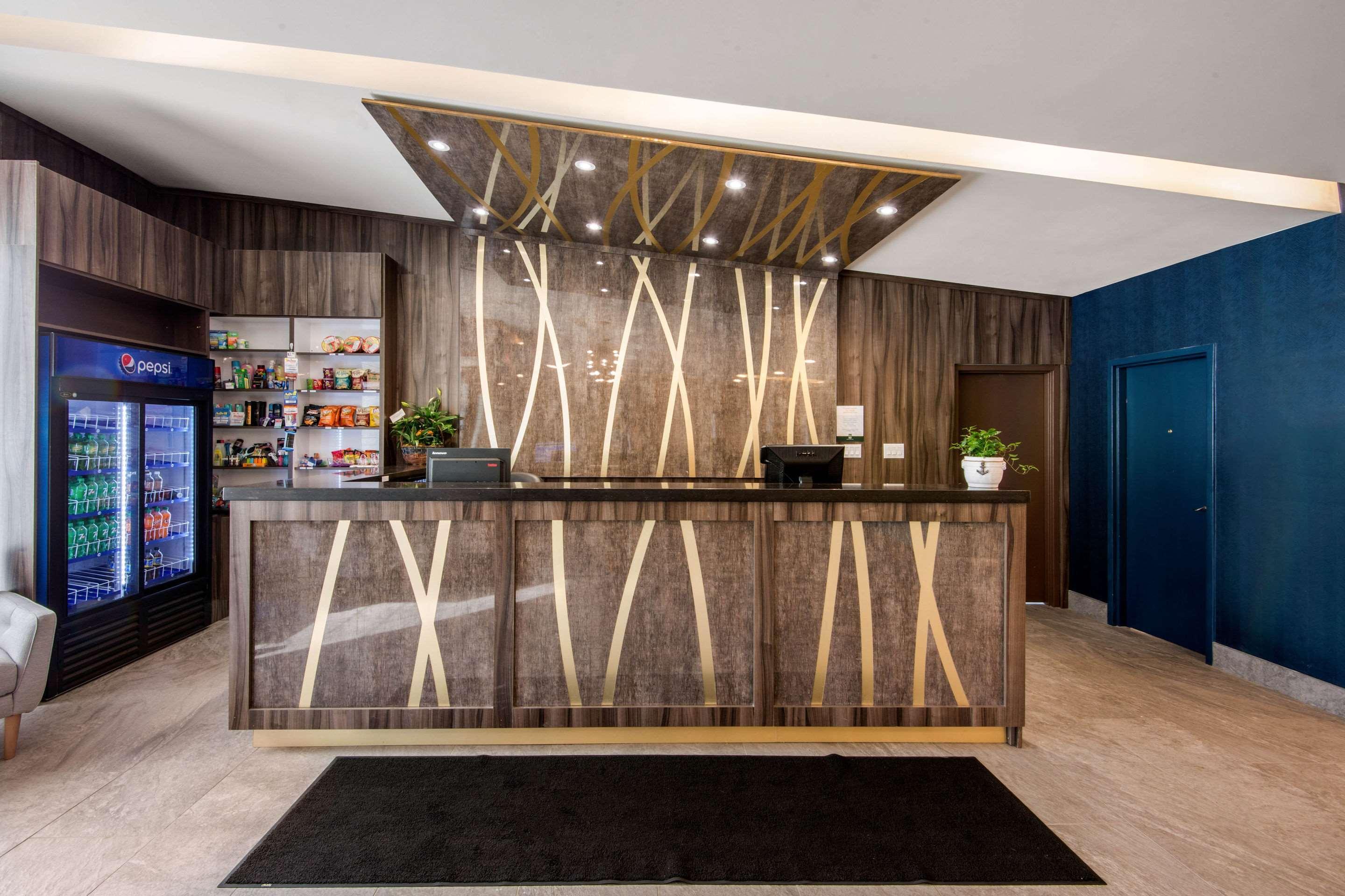 אוריליה Quality Inn & Conference Centre מראה חיצוני תמונה