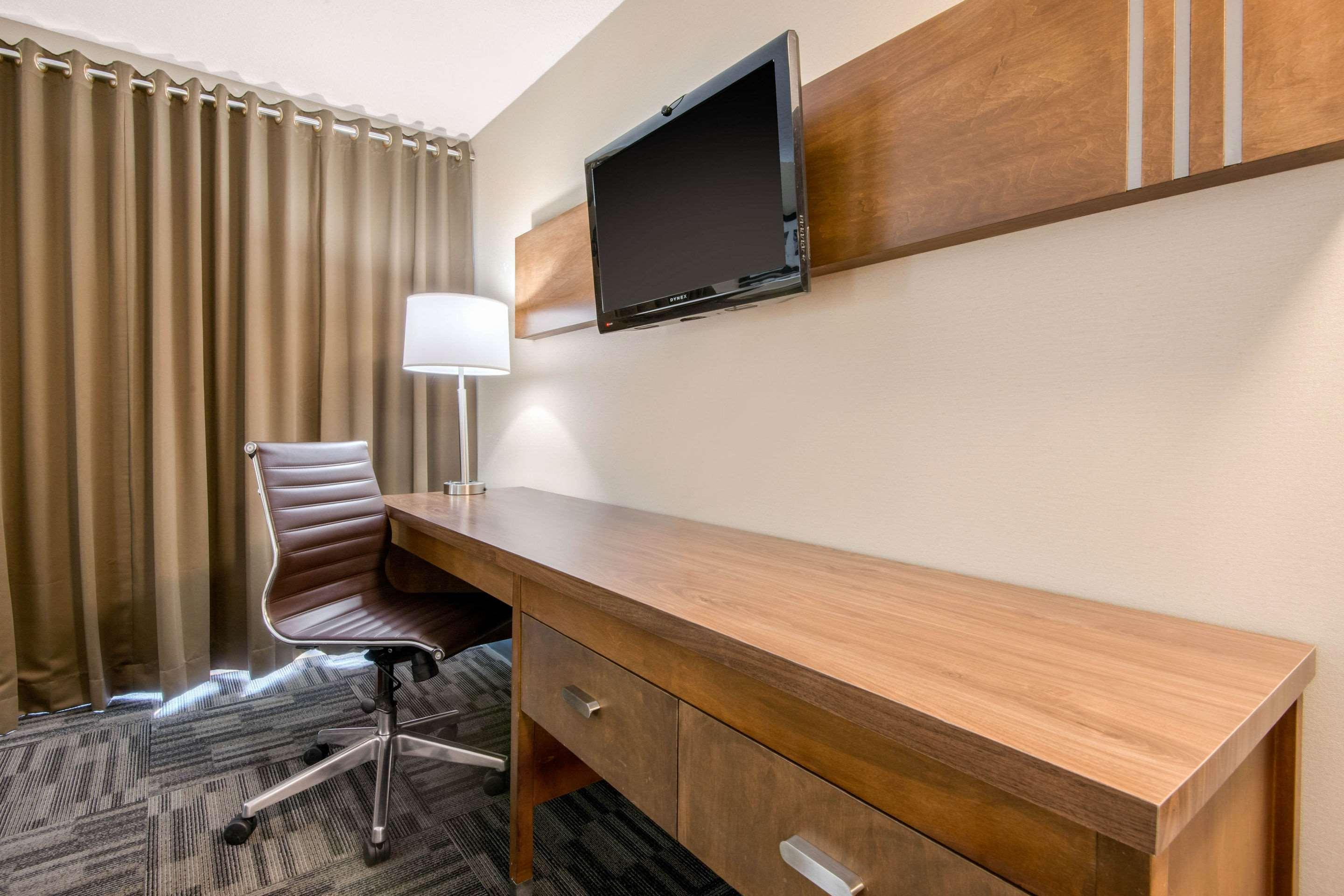 אוריליה Quality Inn & Conference Centre מראה חיצוני תמונה