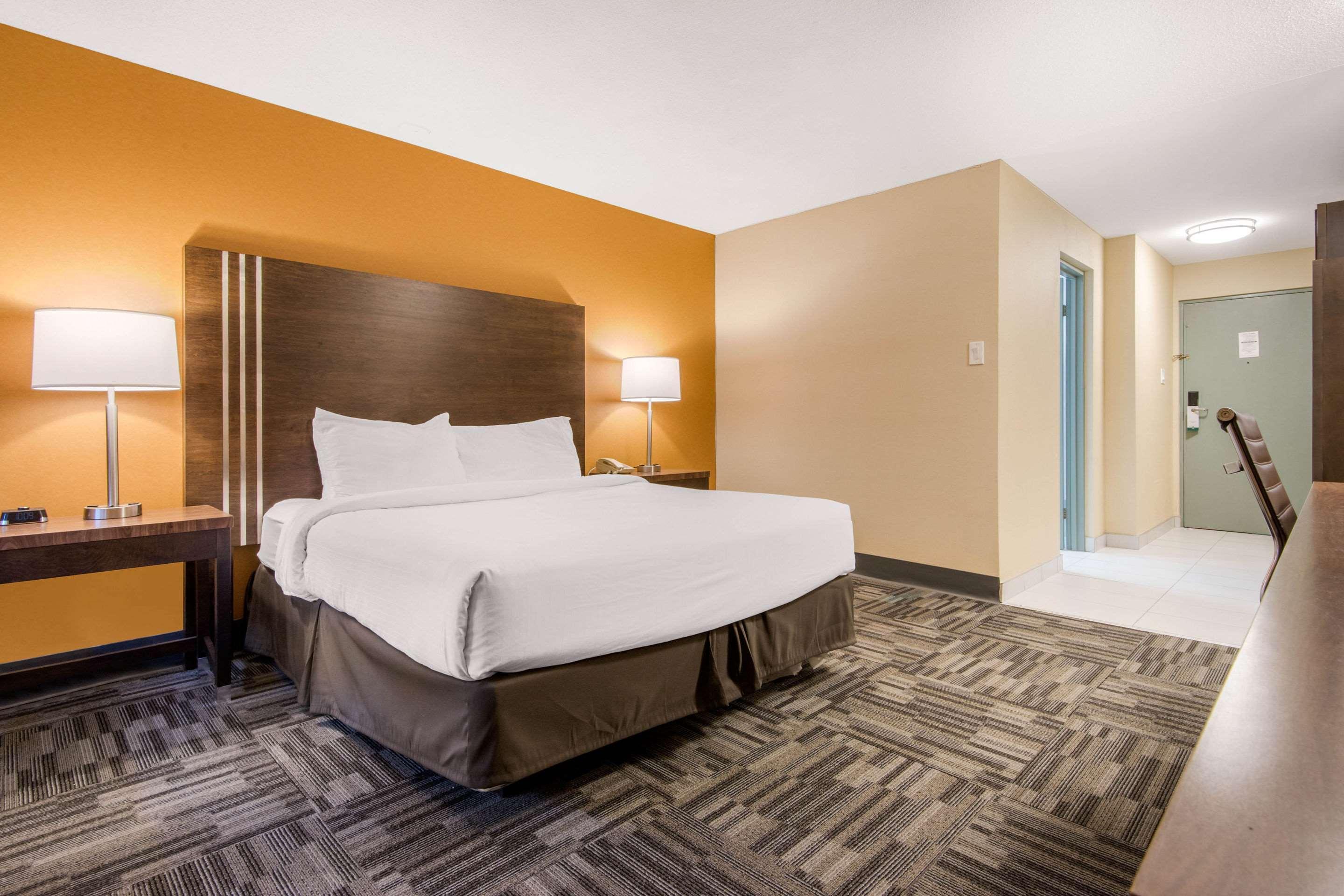 אוריליה Quality Inn & Conference Centre מראה חיצוני תמונה