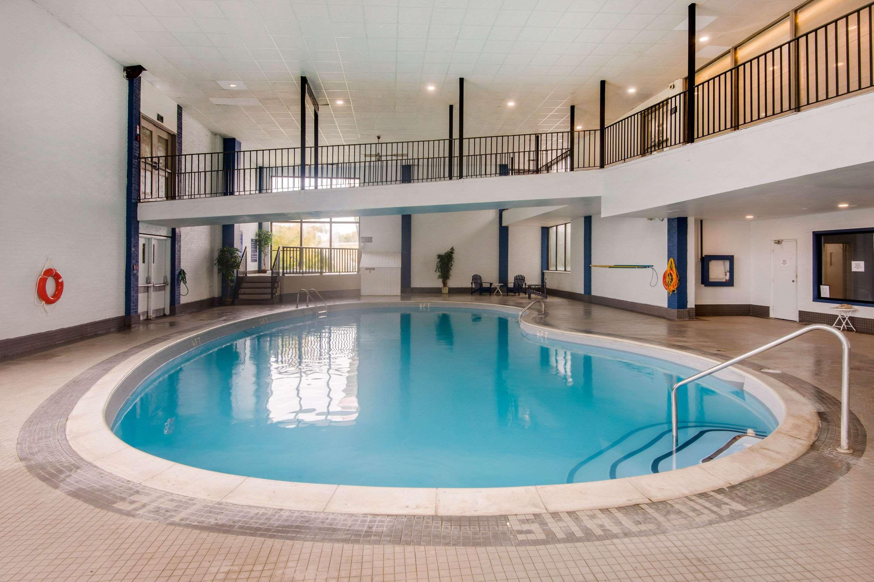 אוריליה Quality Inn & Conference Centre מראה חיצוני תמונה