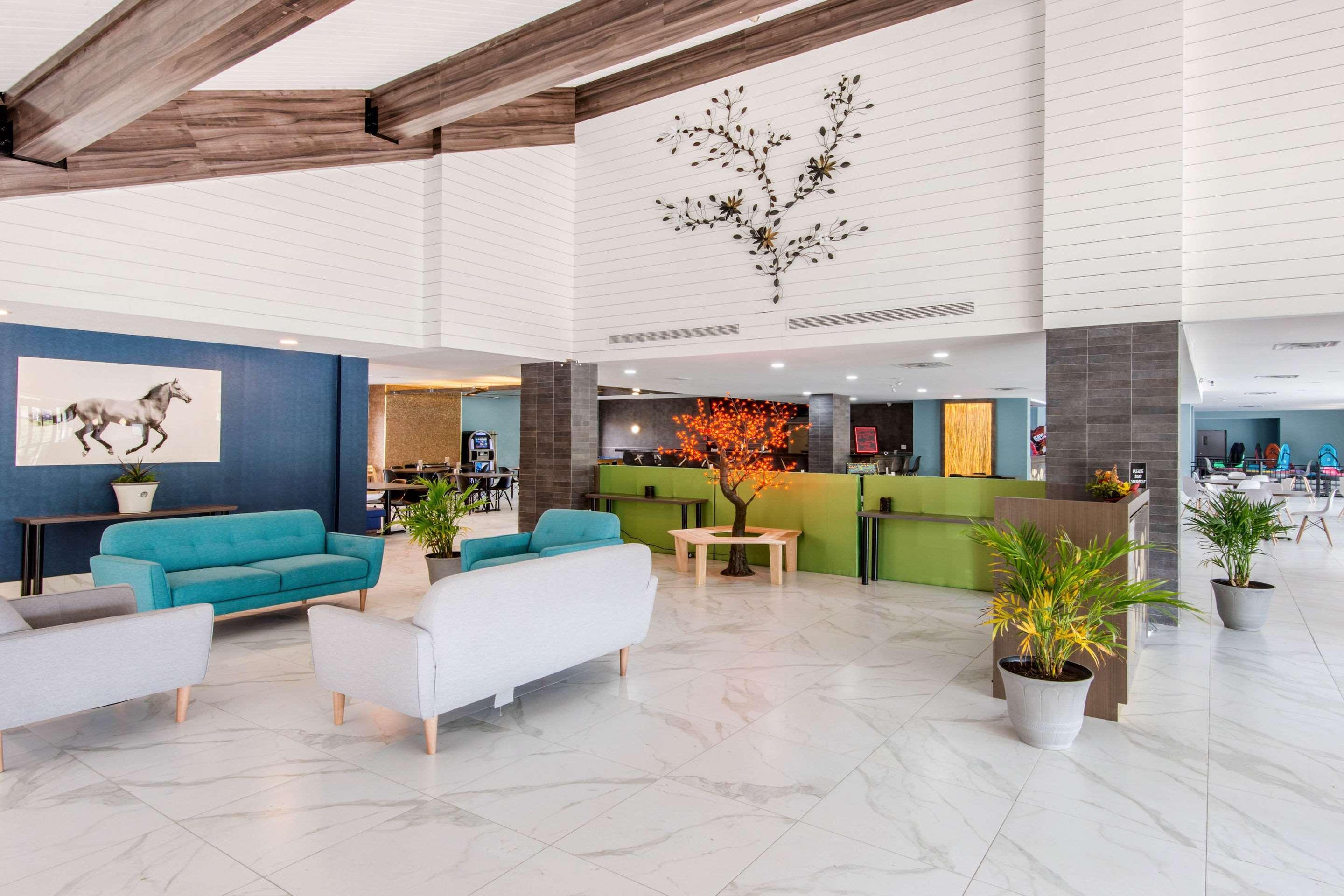 אוריליה Quality Inn & Conference Centre מראה חיצוני תמונה