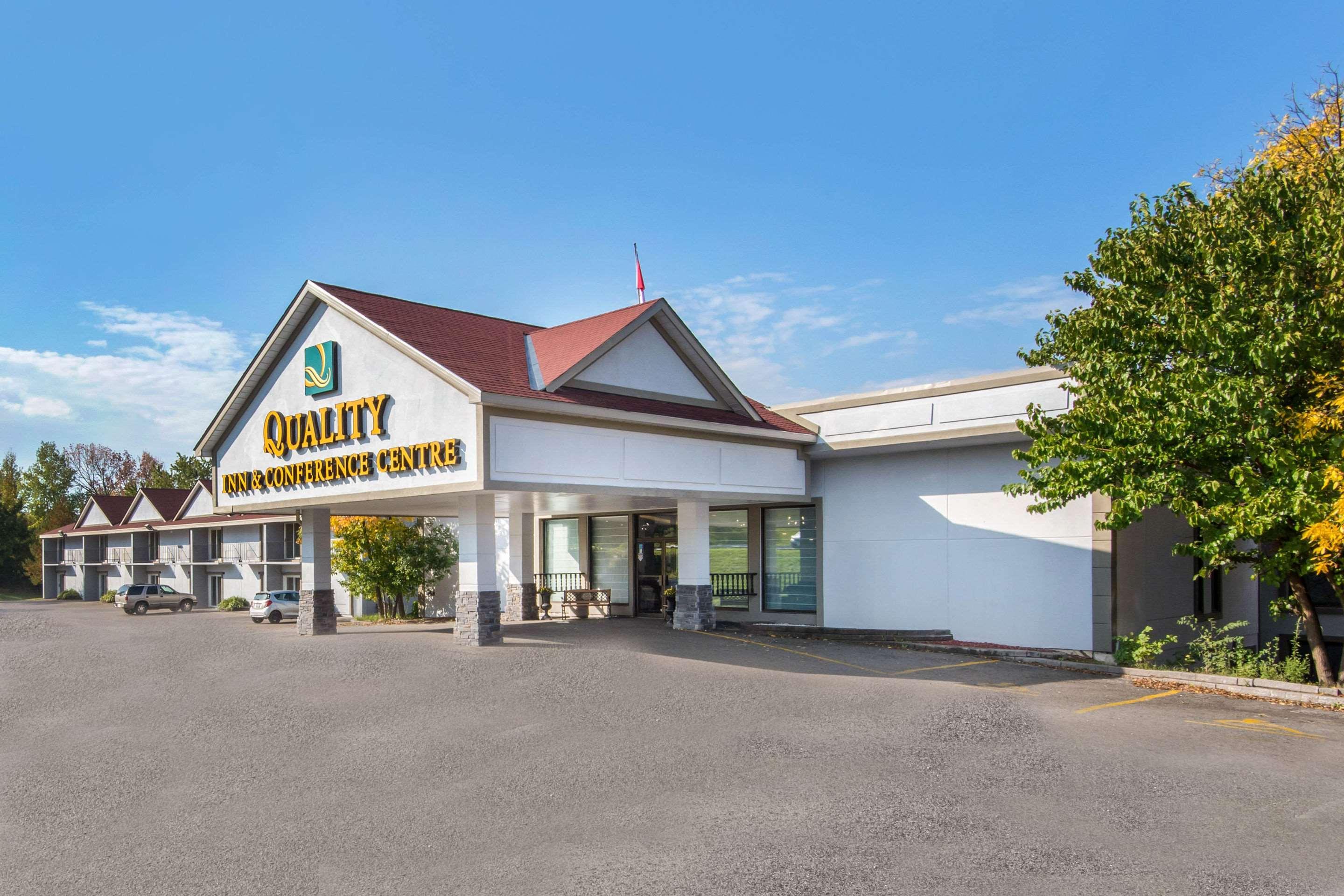 אוריליה Quality Inn & Conference Centre מראה חיצוני תמונה