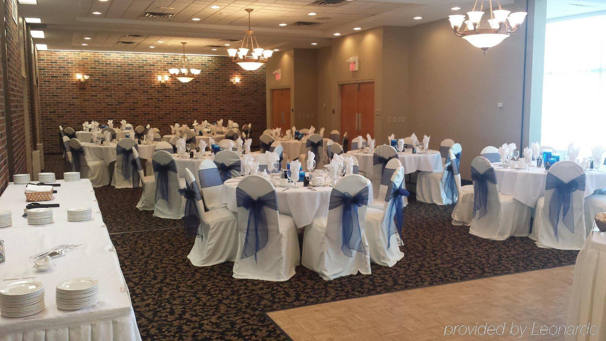 אוריליה Quality Inn & Conference Centre מראה חיצוני תמונה